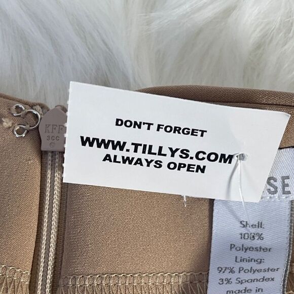 West Of Melrose/Tilly's  Give Me The Ring NWT Tan Skort Sz L - Picture 9 of 10